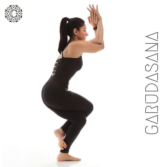 kartal pozu garudasana